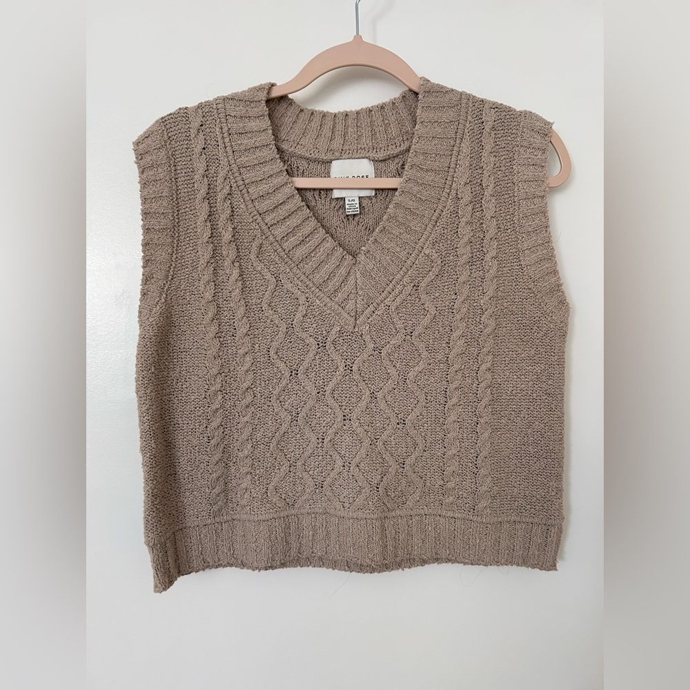 Pink Rose V-Neck Cable Knit Sweater Vest - Brown